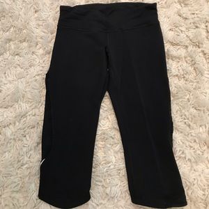 Cropped black Lululemon leggings